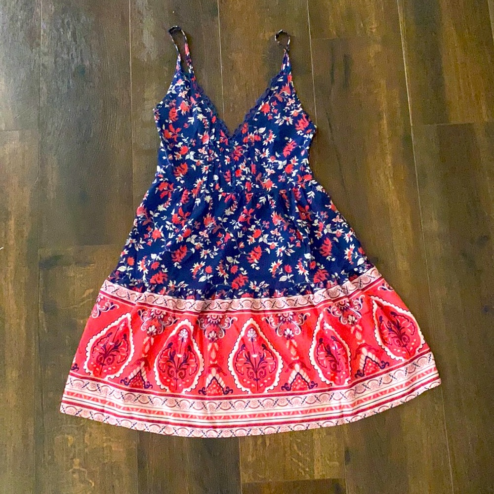 Beautiful sundress! Lightweight!